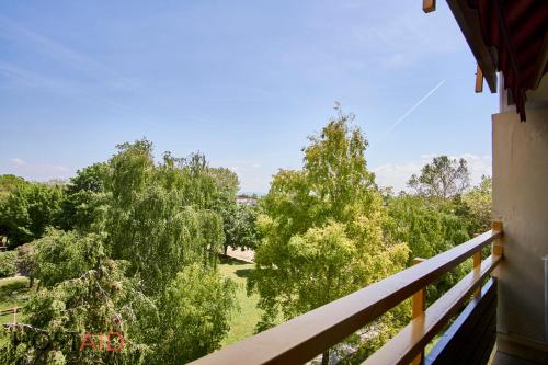 Balcony/terrace, Germering Resorts - Balatonfured - hostAID in Balatonfured Balcony/terrace, Germering Resorts - Balatonfured - hostAID in Balatonfured