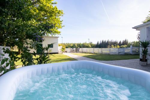 Hot tub, Landsitz Braderup Festland in Blumenthal Hot tub, Landsitz Braderup Festland in Blumenthal