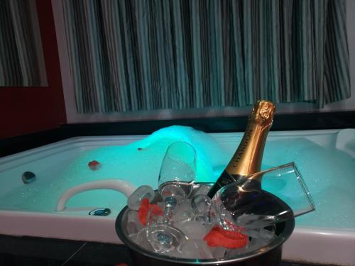 Impulse Motel in บรูคลิน โนโว Impulse Motel in บรูคลิน โนโว