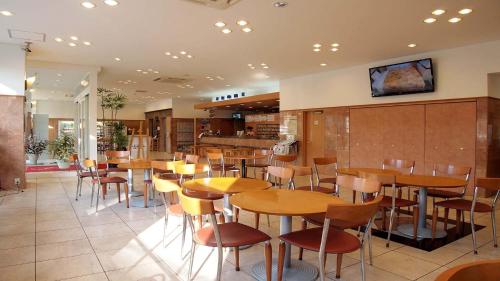 Lobi, Toyoko Inn Shin-yamaguchi-eki Shinkansen-guchi in Yamaguchi Lobi, Toyoko Inn Shin-yamaguchi-eki Shinkansen-guchi in Yamaguchi