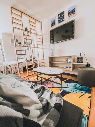 Cozy 50mbpsWiFi 1BR CondoUnit Marilao Bulacan in Valenzuela Cozy 50mbpsWiFi 1BR CondoUnit Marilao Bulacan in Valenzuela