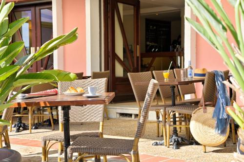 شرفة/ تراس, Hotel Du Golfe in Ajaccio City Center شرفة/ تراس, Hotel Du Golfe in Ajaccio City Center