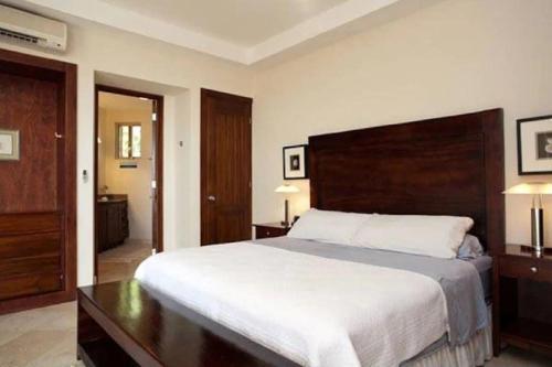 Guestroom, Playa Flamingo - Oceanside Villa with rooftop jacuzzi, private located - Lot Four in Playa Flamingo Guestroom, Playa Flamingo - Oceanside Villa with rooftop jacuzzi, private located - Lot Four in Playa Flamingo