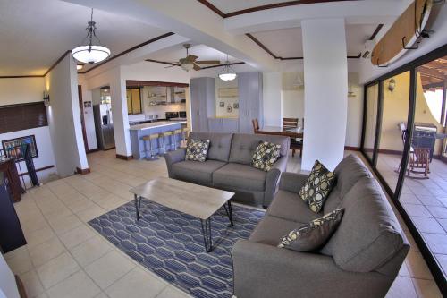 Общая зона отдыха/ТВ, Presidential Suites 4 - Spacious condo in the heart of Flamingo, sleeps 6 in Плайя Фламинго Общая зона отдыха/ТВ, Presidential Suites 4 - Spacious condo in the heart of Flamingo, sleeps 6 in Плайя Фламинго