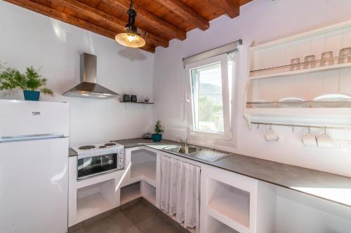 N & M homes in Tinos N & M homes in Tinos