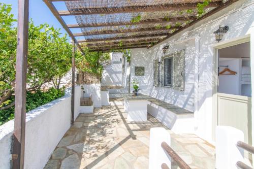 N & M homes in Tinos N & M homes in Tinos