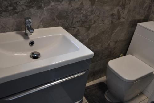 Banyo, Exclusive!! Newly Refurbished Speedwell Apartment near Bristol City Centre, Easton, Speedwell, sleep in Eastville Banyo, Exclusive!! Newly Refurbished Speedwell Apartment near Bristol City Centre, Easton, Speedwell, sleep in Eastville