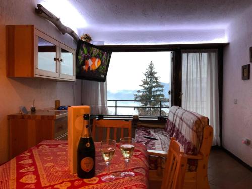 Guestroom, M&M Maison Marilena lake Iseo (Montecampione) in Artogne Guestroom, M&M Maison Marilena lake Iseo (Montecampione) in Artogne