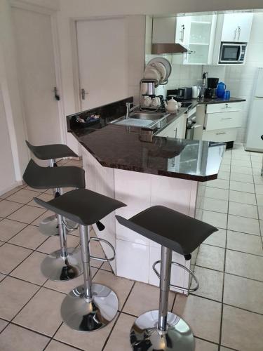 Kitchen, Sunnyridge Lodge in East London Kitchen, Sunnyridge Lodge in East London