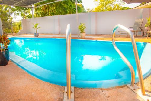 Πισίνα, K-Town Hotel in Κατρίν Πισίνα, K-Town Hotel in Κατρίν