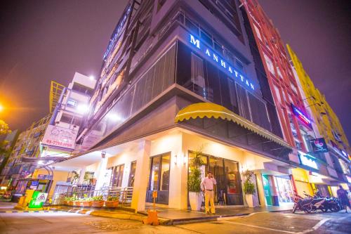 Entrance, Manhattan Business Hotel Damansara Perdana in One Utama / Damansara Entrance, Manhattan Business Hotel Damansara Perdana in One Utama / Damansara
