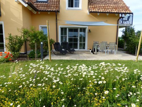 Garden, Gastehaus Lemerhof in Oberding Garden, Gastehaus Lemerhof in Oberding