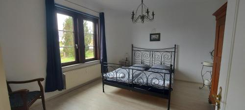 Guestroom, Zum Alten Pfarrhaus in Damscheid Guestroom, Zum Alten Pfarrhaus in Damscheid