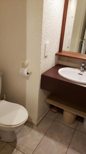 Bathroom, Studio Mas du Tanit Olympe in Le Ponteil Bathroom, Studio Mas du Tanit Olympe in Le Ponteil