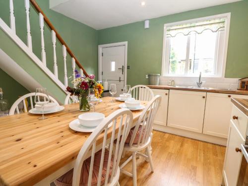 Exterior view, 1 Foresters Rest in Selborne Exterior view, 1 Foresters Rest in Selborne