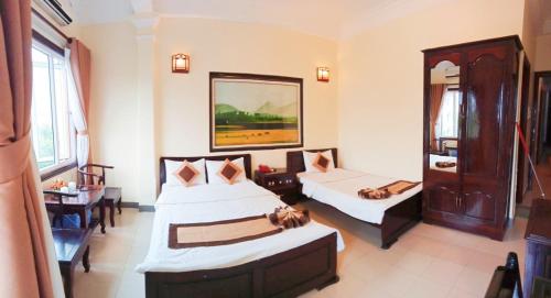 Tran Ly Hotel in Perfume River Tran Ly Hotel in Perfume River