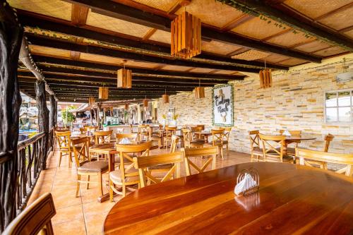 Restaurante, Cahal Pech Village Resort in San Ignacio Restaurante, Cahal Pech Village Resort in San Ignacio