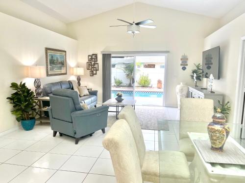 Perfect Family Vacation House with Private Pool in Jupiter (FL) Perfect Family Vacation House with Private Pool in Jupiter (FL)