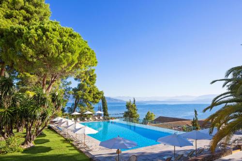 Плувен басейн, Kontokali Bay Resort & Spa in Корфу Плувен басейн, Kontokali Bay Resort & Spa in Корфу