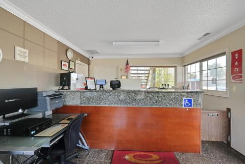 大堂, 伊克諾旅館-伍德蘭-I-5附近 (Econo Lodge Woodland near I-5) in 伍德蘭 大堂, 伊克諾旅館-伍德蘭-I-5附近 (Econo Lodge Woodland near I-5) in 伍德蘭