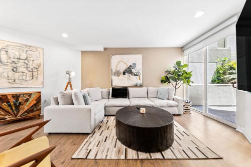 Spacious TownHouse Style right by the Harbor MDR