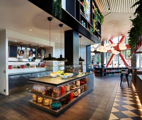 Restaurant, citizenM Seattle Pioneer Square in Seattle (WA) Restaurant, citizenM Seattle Pioneer Square in Seattle (WA)