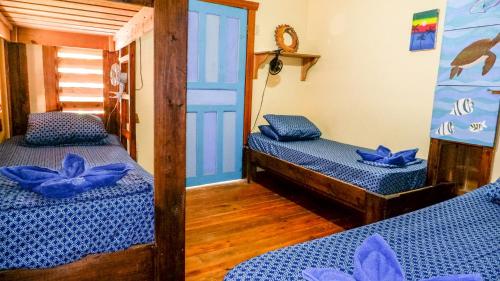 Roatan Backpackers' Hostel in Roatan Island Roatan Backpackers' Hostel in Roatan Island