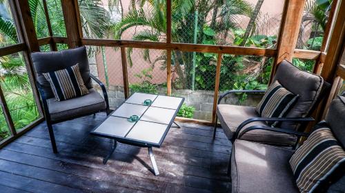 Roatan Backpackers' Hostel in Sandy Bay Roatan Backpackers' Hostel in Sandy Bay