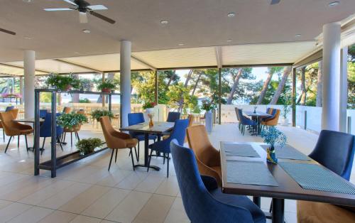 레스토랑, 호텔 보르 (Hotel Bor) in 크르크 섬 레스토랑, 호텔 보르 (Hotel Bor) in 크르크 섬