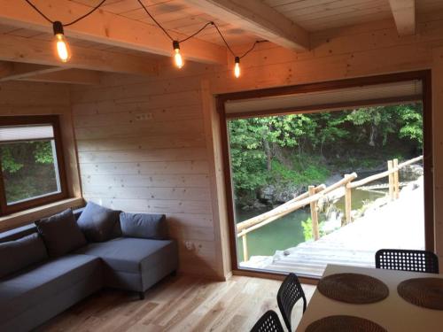 Chatka z sauną nad rzeką (Chatka z sauna nad rzeka) in Cisiec Chatka z sauną nad rzeką (Chatka z sauna nad rzeka) in Cisiec