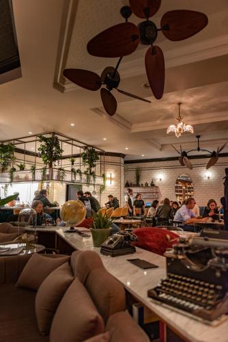 ห้องอาหาร, โฮเทลเครฟส์ (Craves Hotel) near จตุรัสมอนท์เดสอาร์ทส ห้องอาหาร, โฮเทลเครฟส์ (Craves Hotel) near จตุรัสมอนท์เดสอาร์ทส