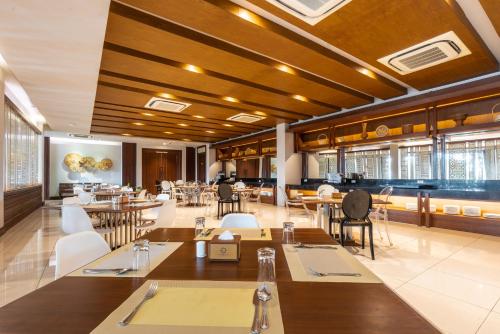 レストラン, グランド ホテル ヴィエンチャン (Grand Hotel Vientiane) in ヴィエンチャン レストラン, グランド ホテル ヴィエンチャン (Grand Hotel Vientiane) in ヴィエンチャン