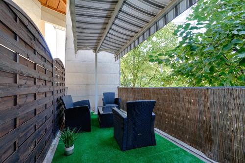 Balcony/terrace, Appart 3 CHB 6pers, Lit BB, WiFi, CLIM, 2 PARKING GRATUIT in Celleneuve Balcony/terrace, Appart 3 CHB 6pers, Lit BB, WiFi, CLIM, 2 PARKING GRATUIT in Celleneuve