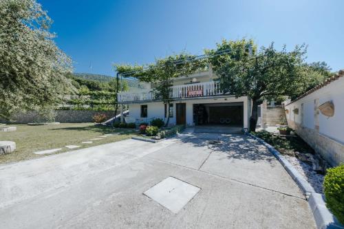 Markovic Village Apartments in Utjeha Markovic Village Apartments in Utjeha