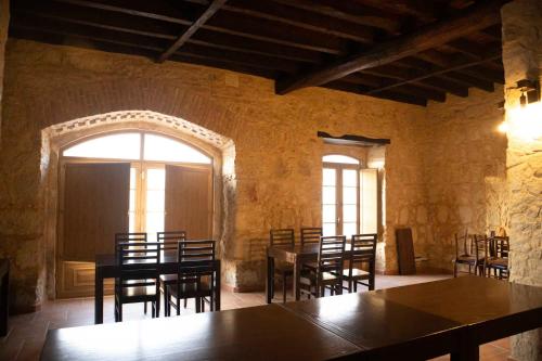 المرافق, O Pombal in آلكينينا المرافق, O Pombal in آلكينينا