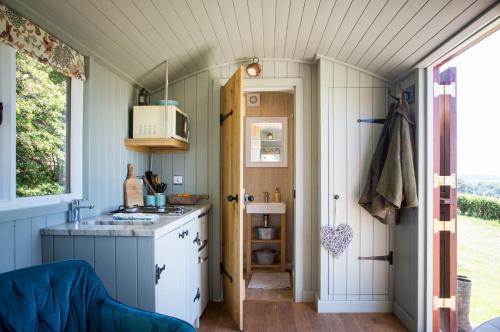 kuchyně, Little Idyll shepherds hut in Willington (Cheshire) kuchyně, Little Idyll shepherds hut in Willington (Cheshire)