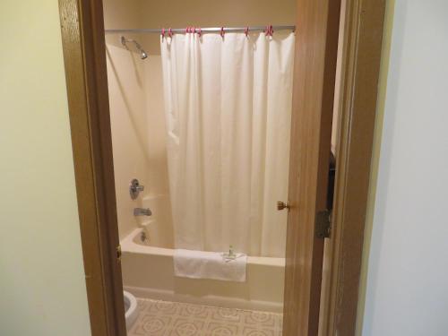 在meiguo.com看到的Malibu Inn的介绍图片