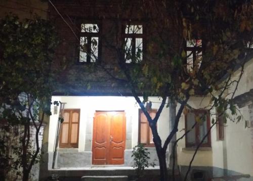 エントランス, Vila 1926 Hostel in コルセ エントランス, Vila 1926 Hostel in コルセ