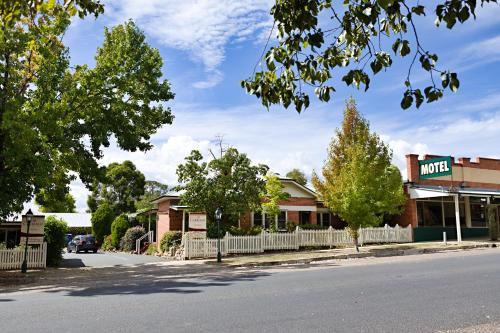 Beechworth Carriage Motor Inn in Beechworth Beechworth Carriage Motor Inn in Beechworth