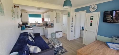 Guestroom, Isle of Wight Chalet in Sandown North Guestroom, Isle of Wight Chalet in Sandown North