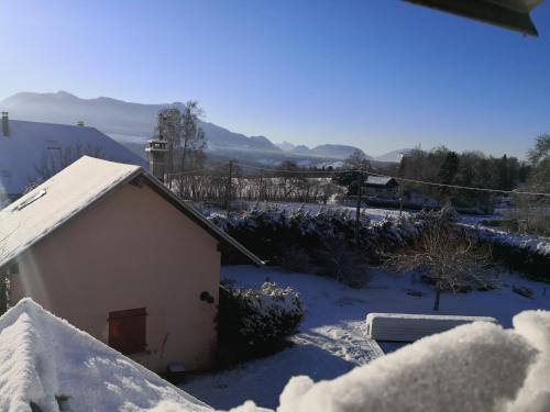 View, L'oree des Bornes-appartement avec piscine in Thorens-Glieres View, L'oree des Bornes-appartement avec piscine in Thorens-Glieres