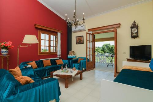 Selini Suite 2nd floor Panoramic Vineyard Views in Arkoudi Selini Suite 2nd floor Panoramic Vineyard Views in Arkoudi