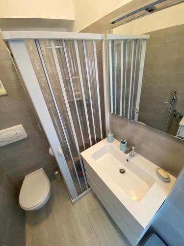 Bathroom, Appartamento Mono Tripoli - Garganoin in Vieste Bathroom, Appartamento Mono Tripoli - Garganoin in Vieste