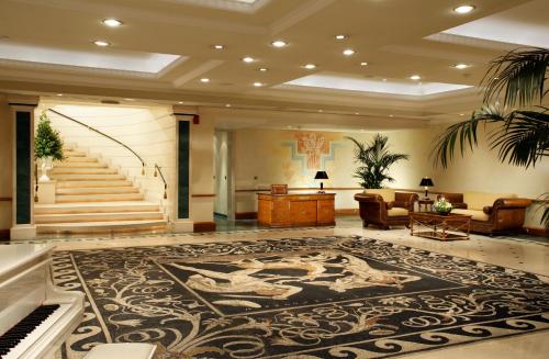 大廳, 皇家奧林匹克飯店 (Royal Olympic Hotel) in 雅典 大廳, 皇家奧林匹克飯店 (Royal Olympic Hotel) in 雅典