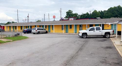 LAMPLIGHTER INN in Childersburg (AL) LAMPLIGHTER INN in Childersburg (AL)
