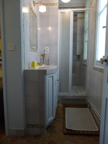 This photo about Bed And Breakfast Charonne 2 shared on HyHotel.com