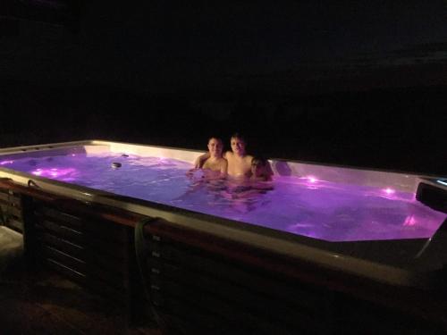 按摩, Trollvang, hytte med pool og sauna in 賀夫靈恩 按摩, Trollvang, hytte med pool og sauna in 賀夫靈恩