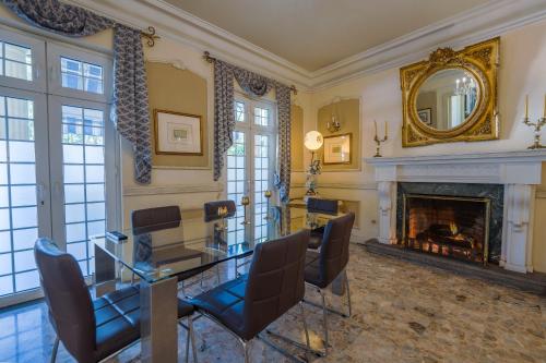 Business center, Hotel San Carlos near Hospital Centro Médico Business center, Hotel San Carlos near Hospital Centro Médico