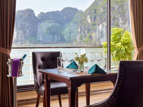 Mon Cheri Cruises in Hạ Long Mon Cheri Cruises in Hạ Long