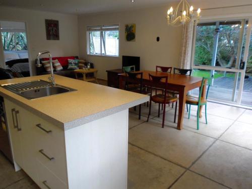 المنظر الخارجي, Ocean Beach Honey - Tairua Holiday Home in تايروا المنظر الخارجي, Ocean Beach Honey - Tairua Holiday Home in تايروا